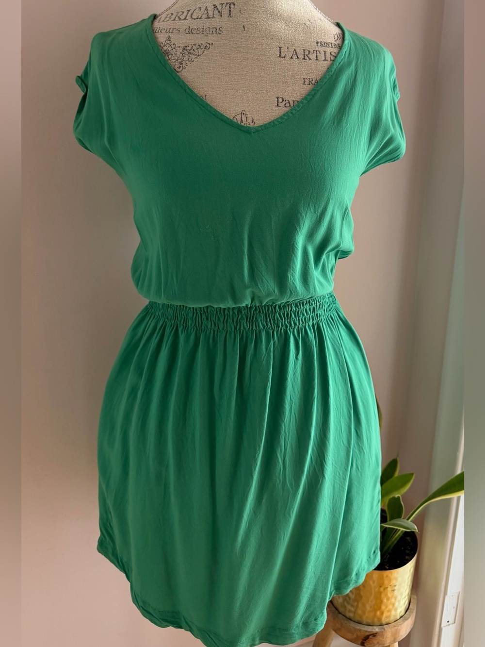 Mossimo Supply Co. Emerald Green V-Neck Elastic Waist Dress